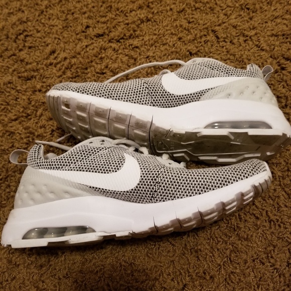 Nike shoes - Picture 3 of 4